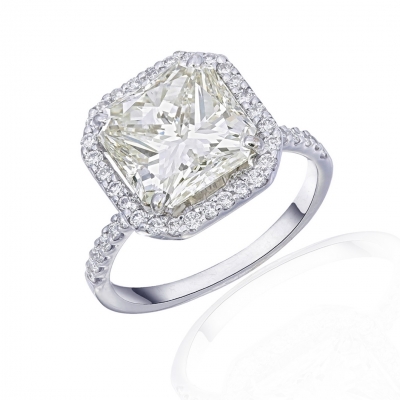 Radiant Cut Halo Diamond Engagement Ring 